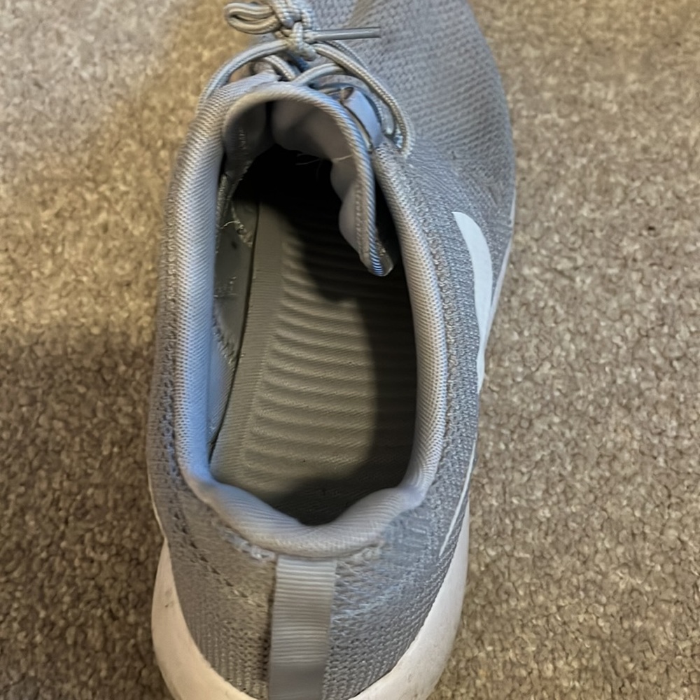 Nike Roche Shoes - Picture 4 of 4